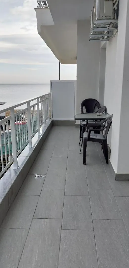 Umbrella Apartment Peraía ギリシャ